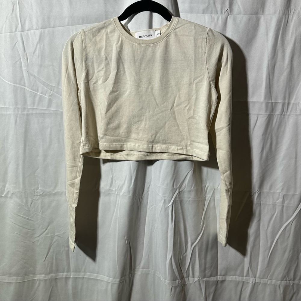 Talentless women’s cropped Cream Long Sleeve Top